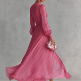 Vestido de chiffon rosa com decote em V